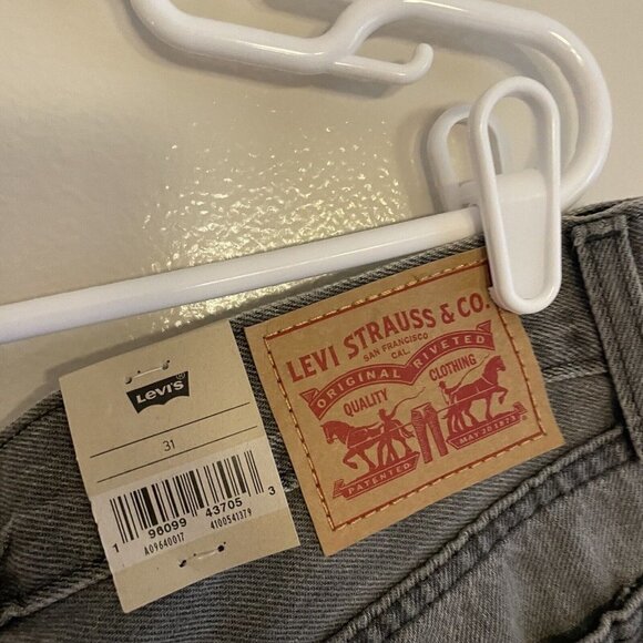 Levis Womn 31 Gray Denim Splatter Hem Slouchy Mid Rise Low Pro Straight Jean NWT - Picture 12 of 14